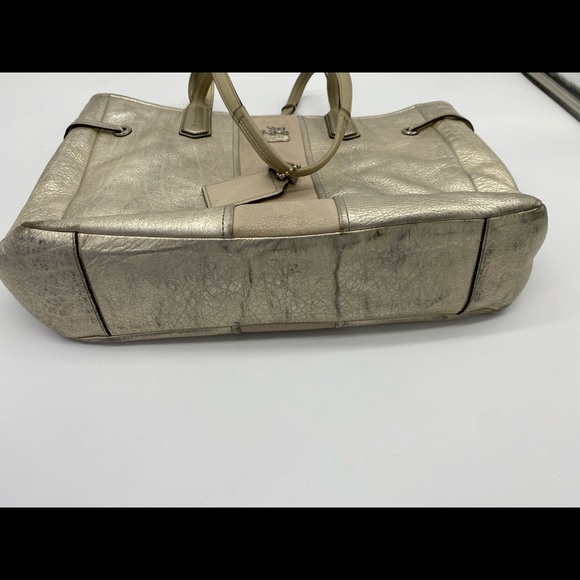 Coach purse  used - Picture 2 of 7
